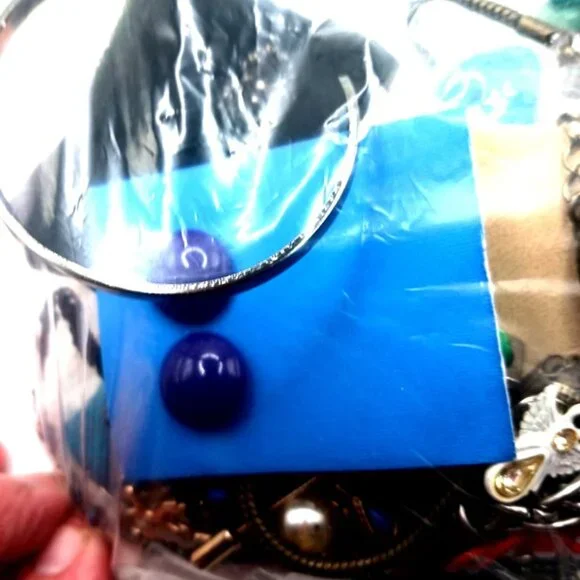 Bag Mixed Jewelry Lot Vintage Morden -Craft Lot - 10ozs - Picture 5 of 7